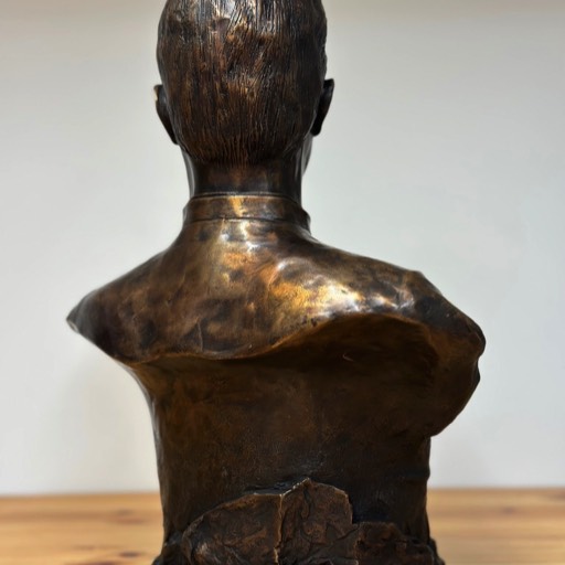 Fridtjof Nansen Blassic Bronze Sculpture Back Right